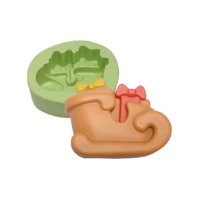 FORMA DE SILICONE PARA SABONETE ARTESANAL FORMATO TRENÔ COM PRESENTES
